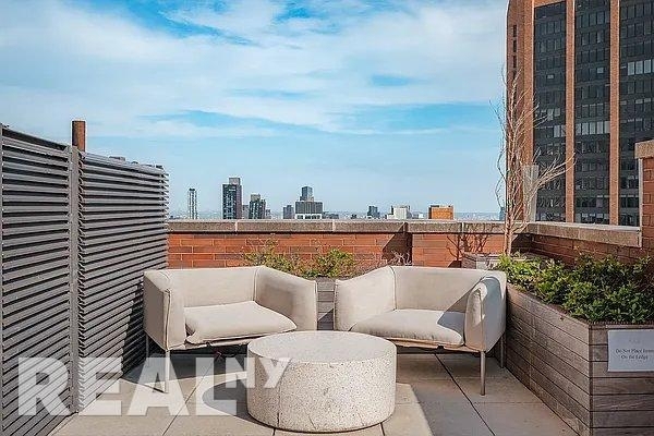 East 34th Street - Photo 10