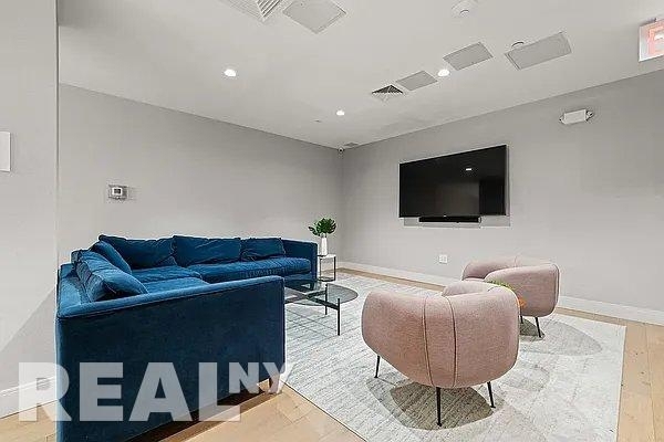 East 34th Street - Photo 8