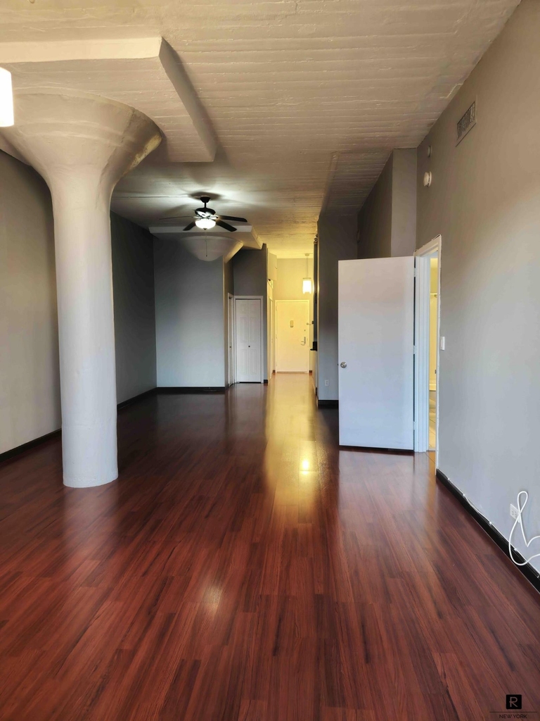 80 Bay Street - Photo 2