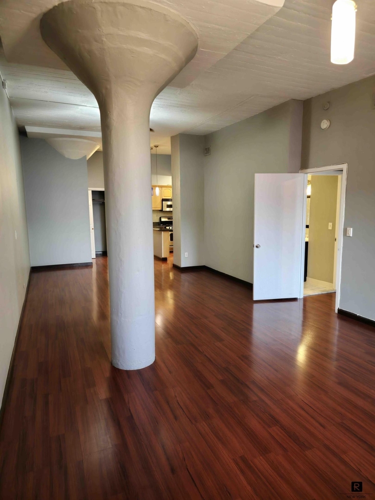 80 Bay Street - Photo 3