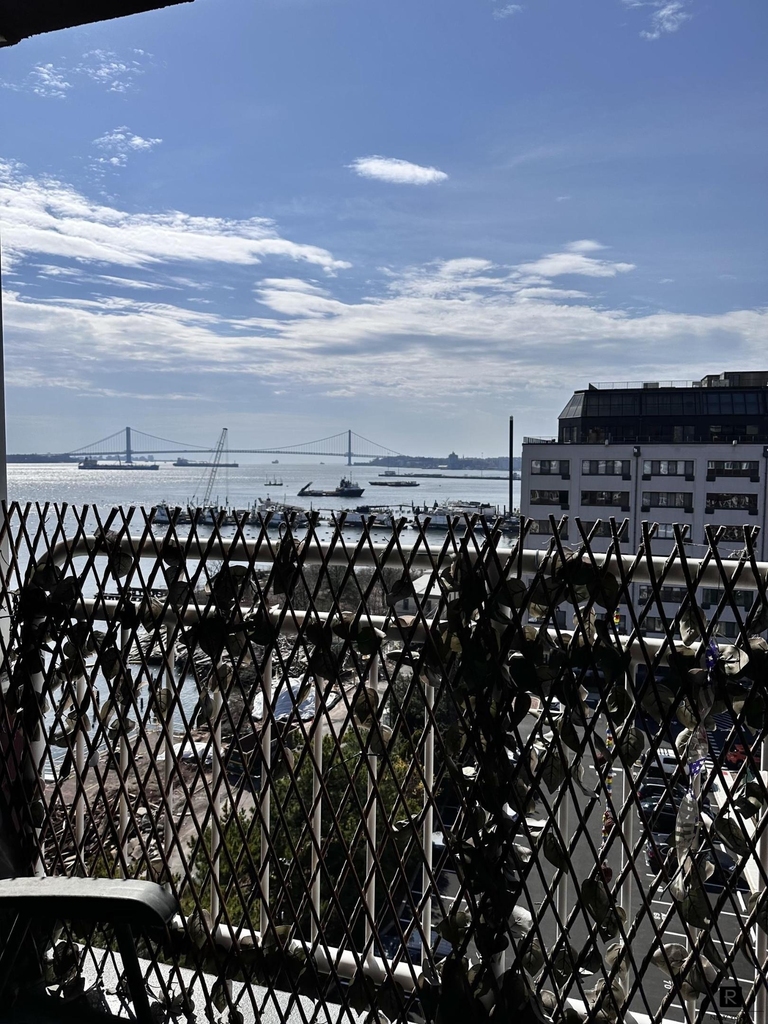 80 Bay Street - Photo 1