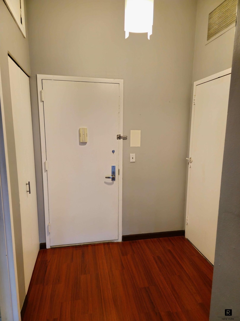 80 Bay Street - Photo 9