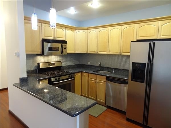 80 Bay Street - Photo 5