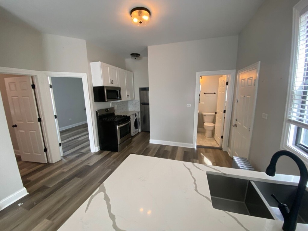 2658 W Huron St - Photo 1