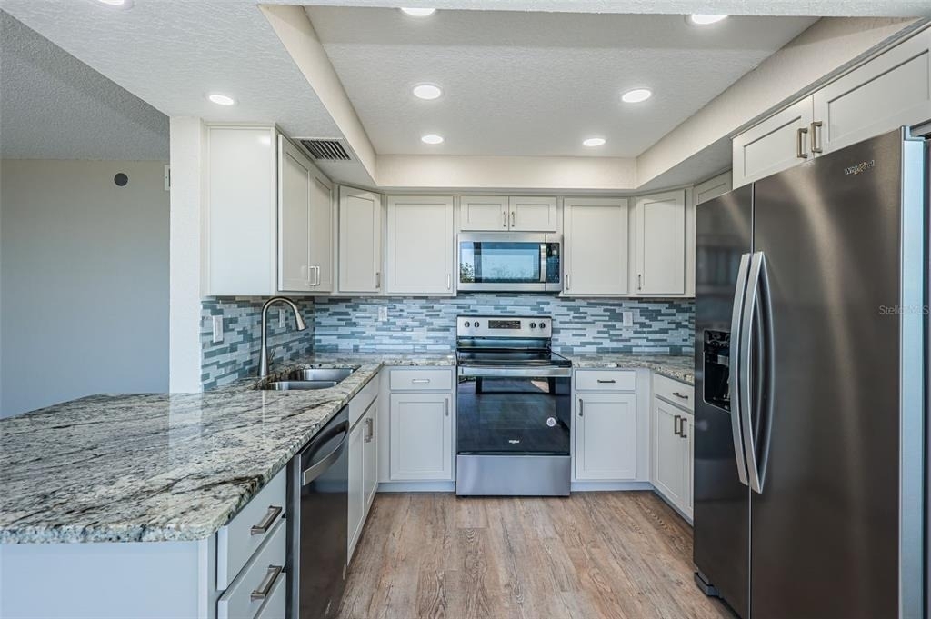 6177 Sun Boulevard - Photo 2