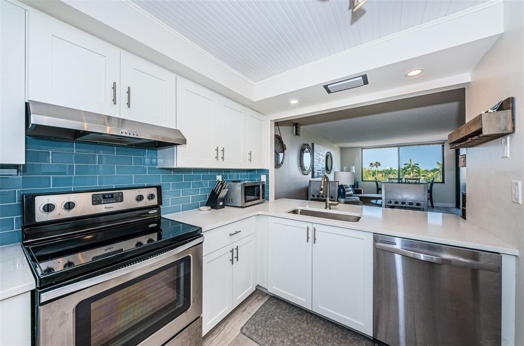6361 Bahia Del Mar Boulevard - Photo 3