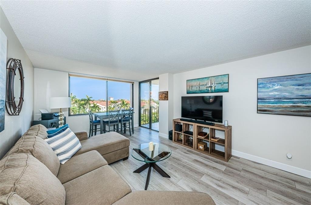 6361 Bahia Del Mar Boulevard - Photo 5