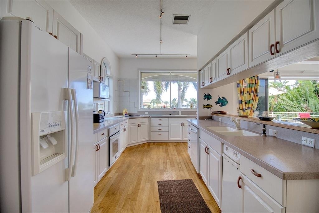 131 Sands Point Drive - Photo 10