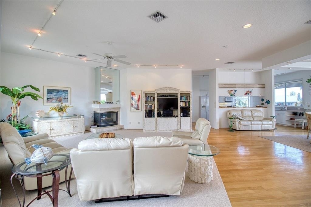 131 Sands Point Drive - Photo 4