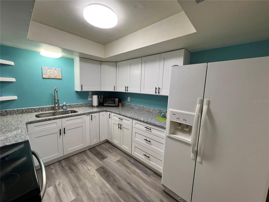 1406 N Saturn Avenue - Photo 9