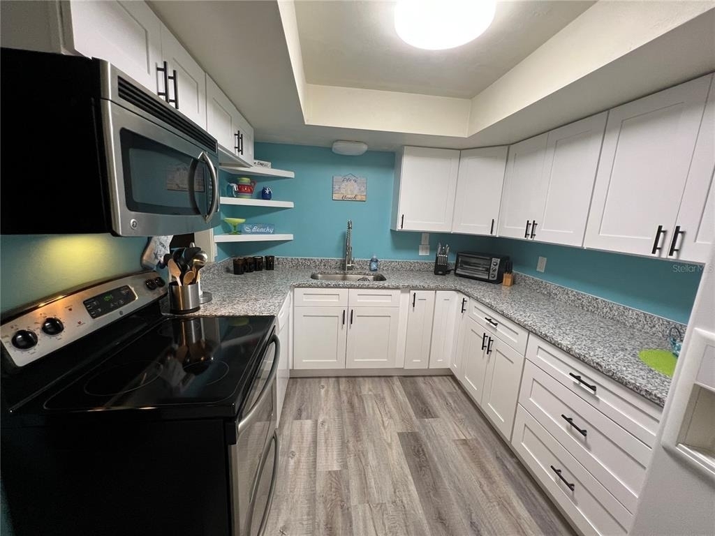 1406 N Saturn Avenue - Photo 10