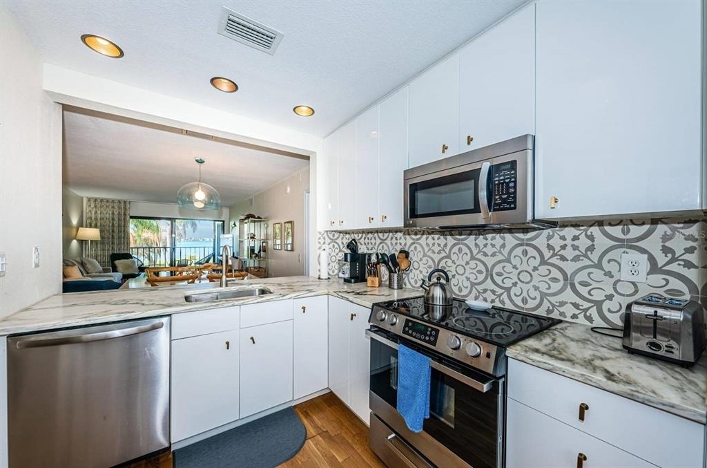 6295 Bahia Del Mar Circle - Photo 4