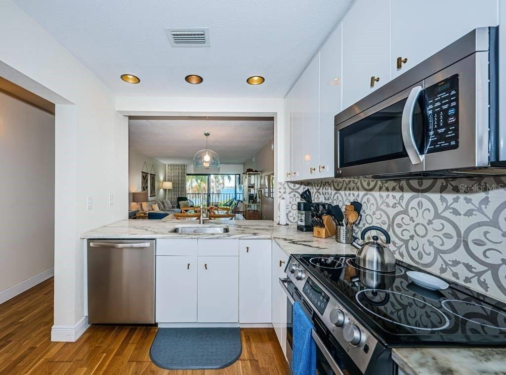 6295 Bahia Del Mar Circle - Photo 3