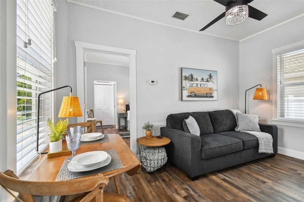 602 1/2 Skinner Boulevard - Photo 9