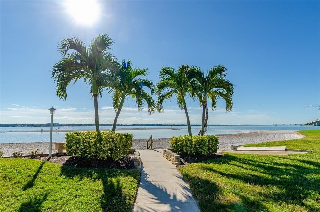 830 S Gulfview Boulevard - Photo 3