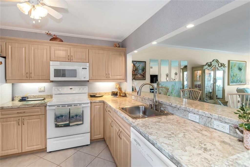 868 Bayway Boulevard - Photo 14