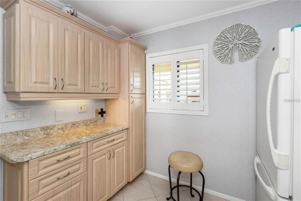 868 Bayway Boulevard - Photo 16