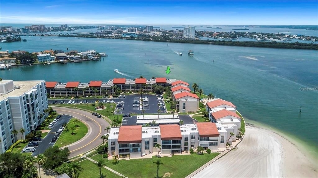 868 Bayway Boulevard - Photo 1