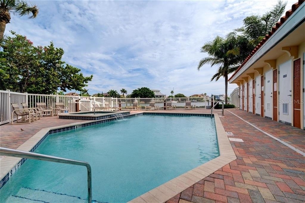 530 S Gulfview Boulevard - Photo 29