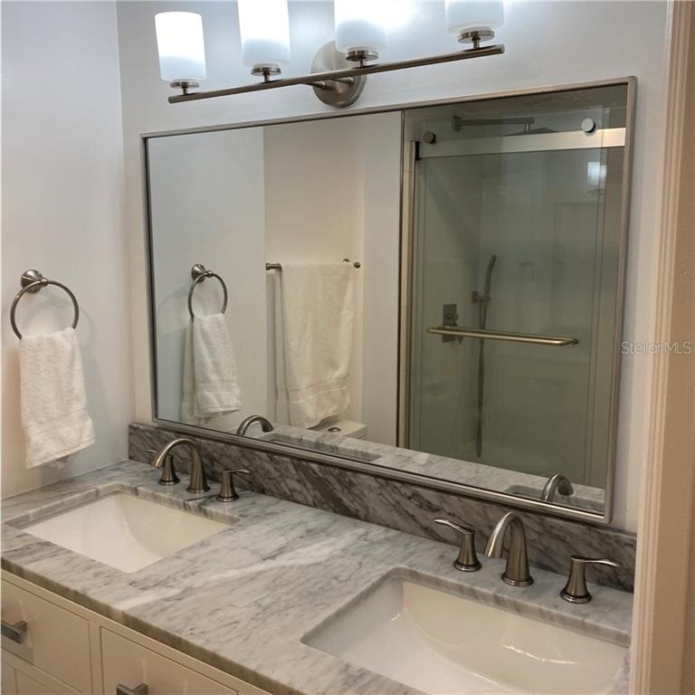 880 Mandalay Avenue - Photo 9
