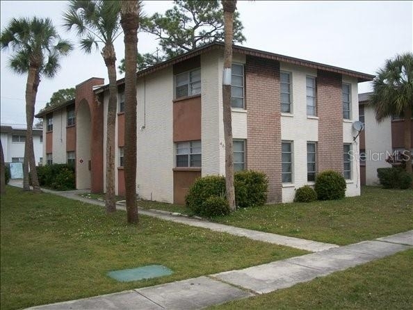 463 76th Avenue N - Photo 1