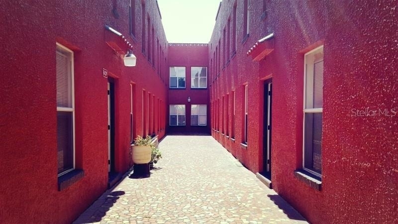 111 S Newport Avenue - Photo 2