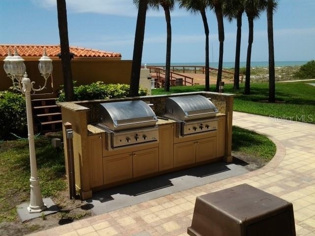 880 Mandalay Avenue - Photo 7