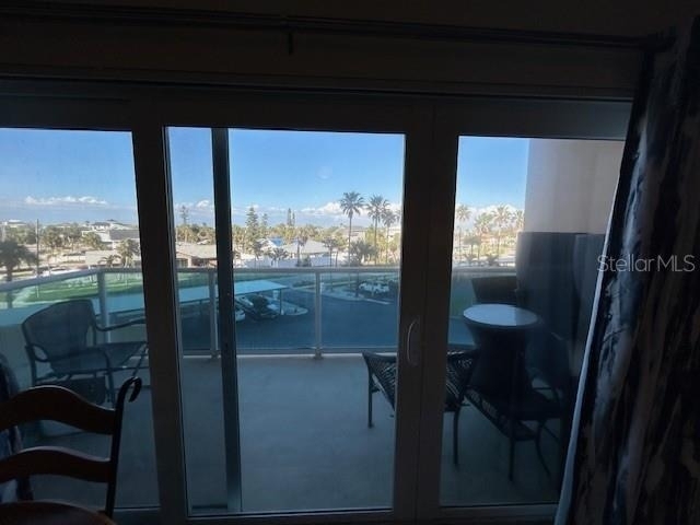 880 Mandalay Avenue - Photo 36