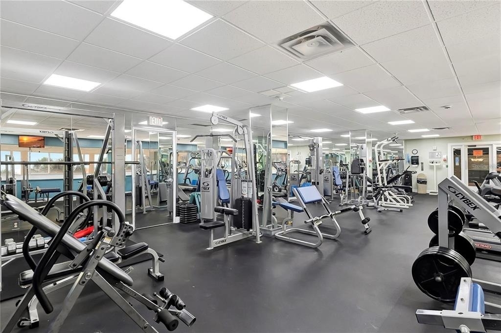 880 Mandalay Avenue - Photo 10