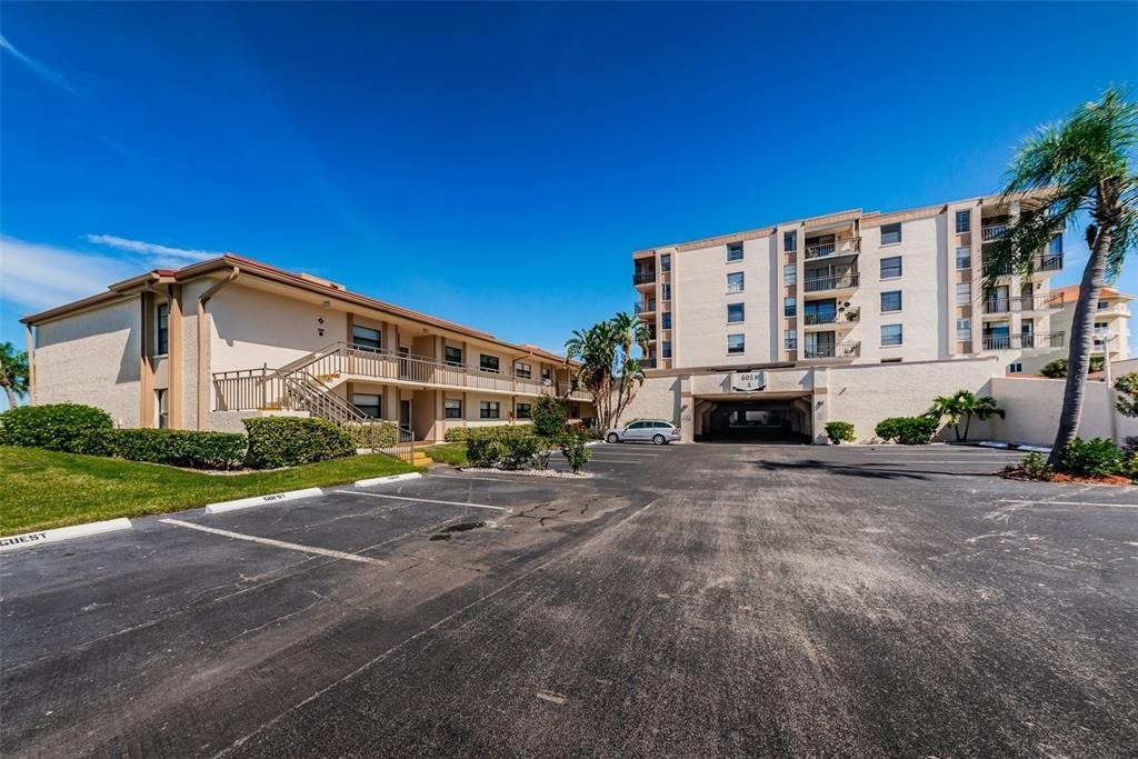 6051 Sun Boulevard - Photo 2
