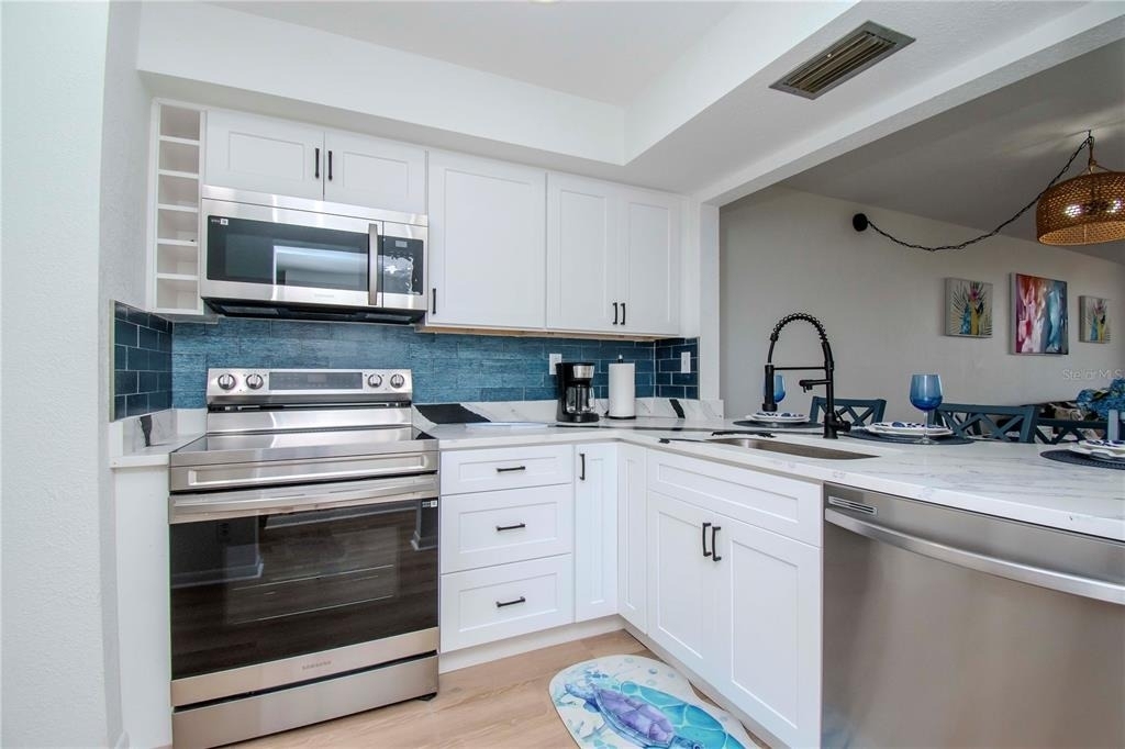 6361 Bahia Del Mar Boulevard - Photo 2