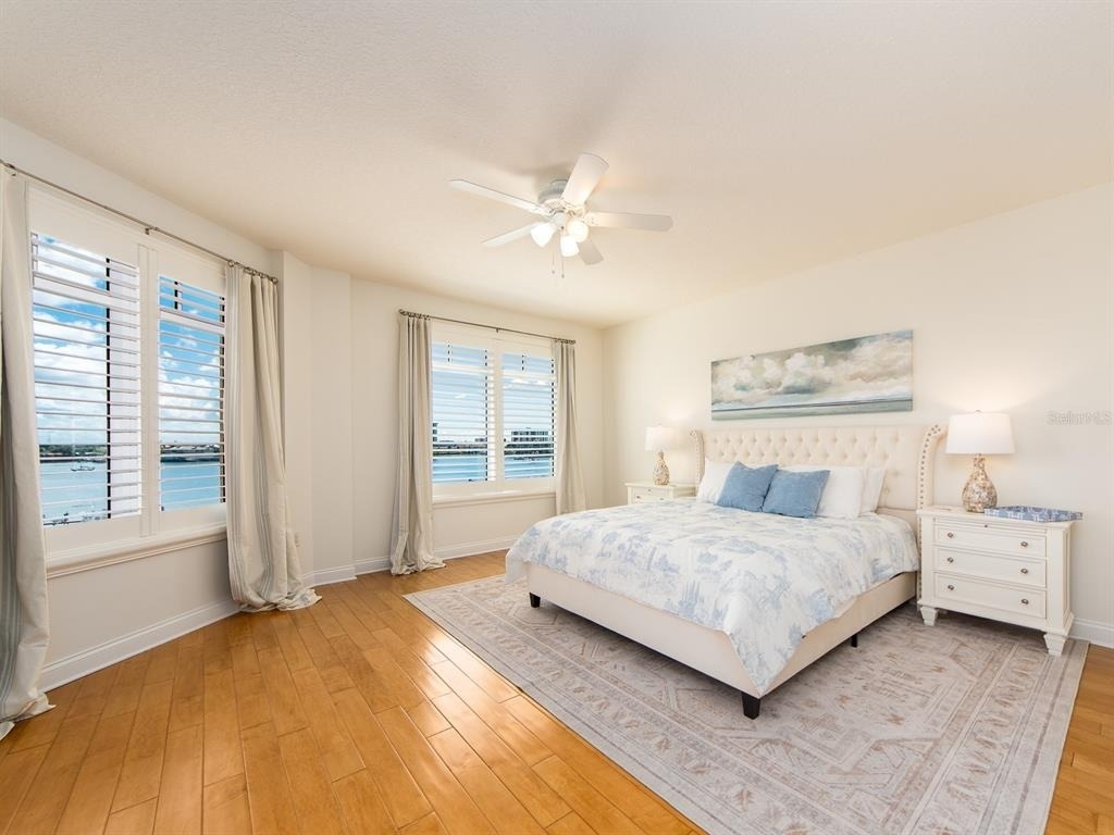 521 Mandalay Avenue - Photo 16
