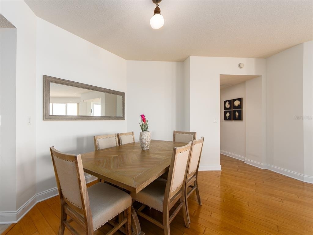 521 Mandalay Avenue - Photo 15