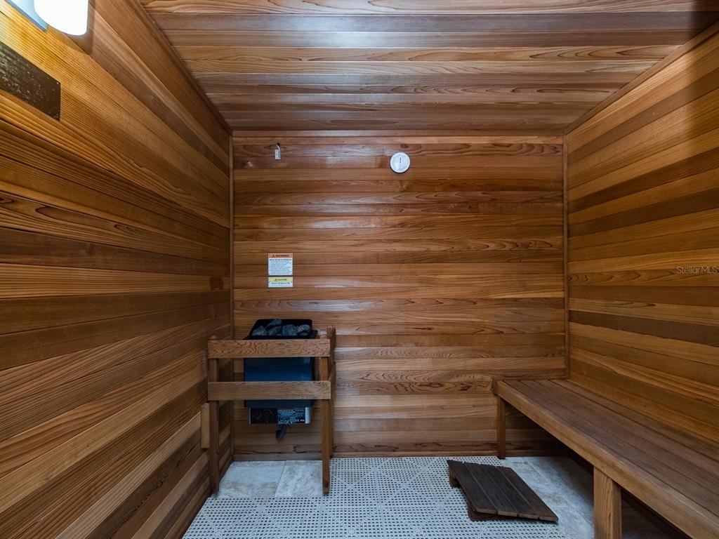 521 Mandalay Avenue - Photo 37