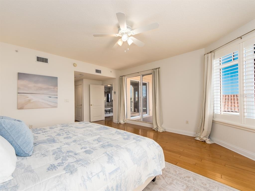521 Mandalay Avenue - Photo 17