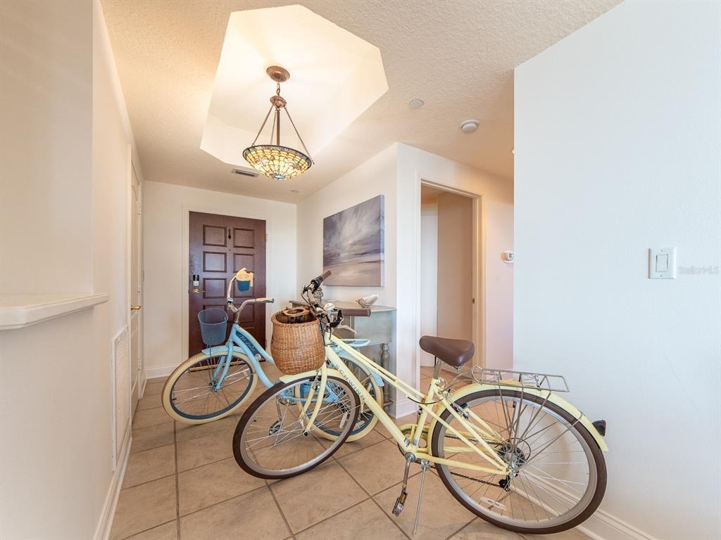 521 Mandalay Avenue - Photo 4