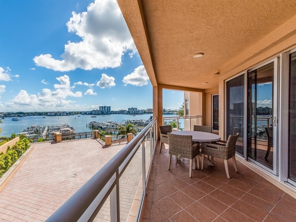 521 Mandalay Avenue - Photo 14