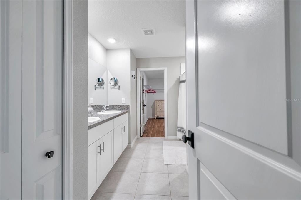 3737 Copperspring Boulevard - Photo 4