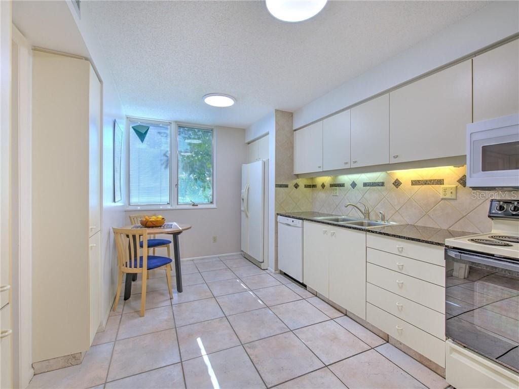 830 Bayport Way - Photo 10