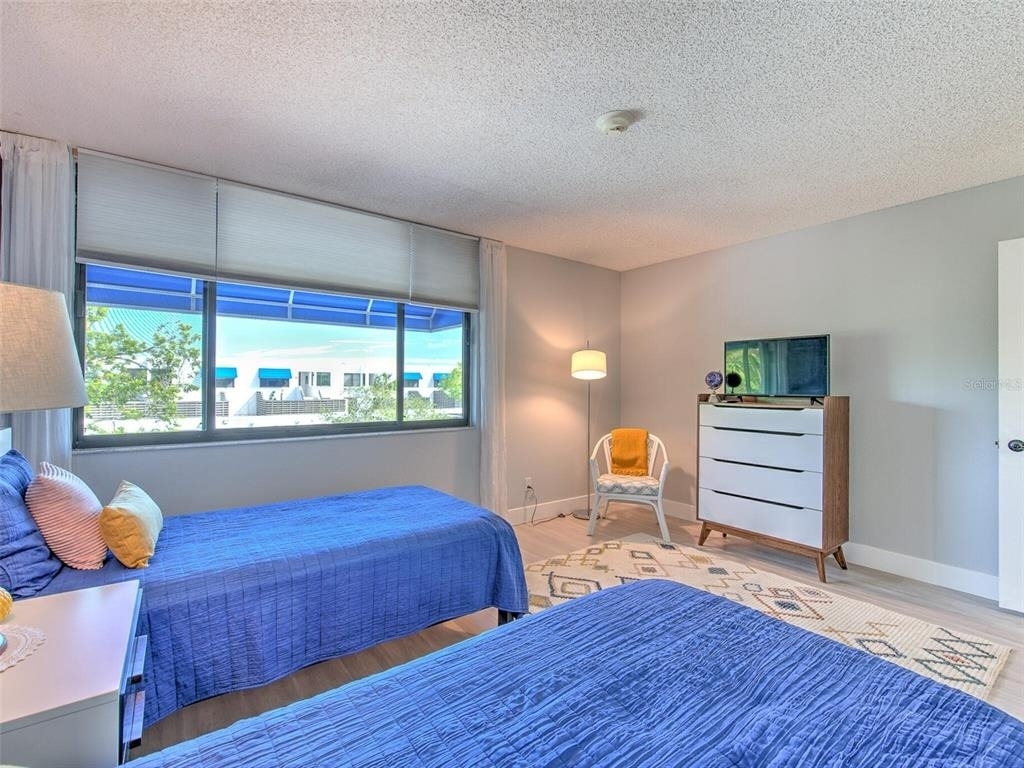 805 Bayport Way - Photo 32