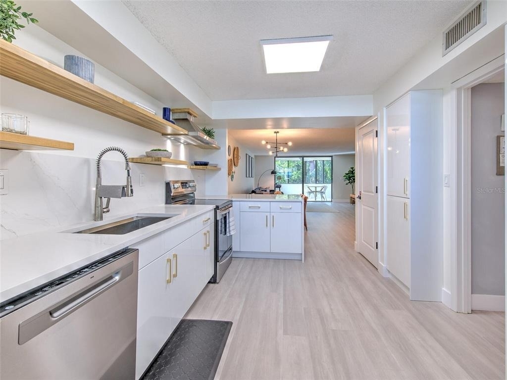 805 Bayport Way - Photo 11