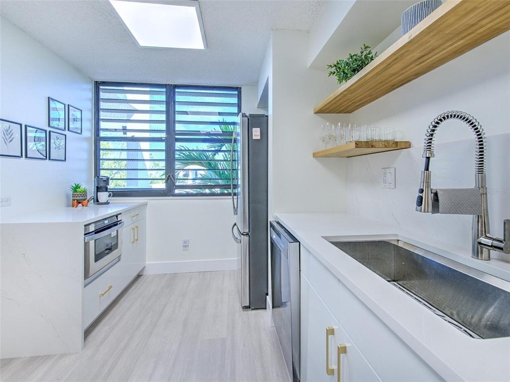 805 Bayport Way - Photo 10