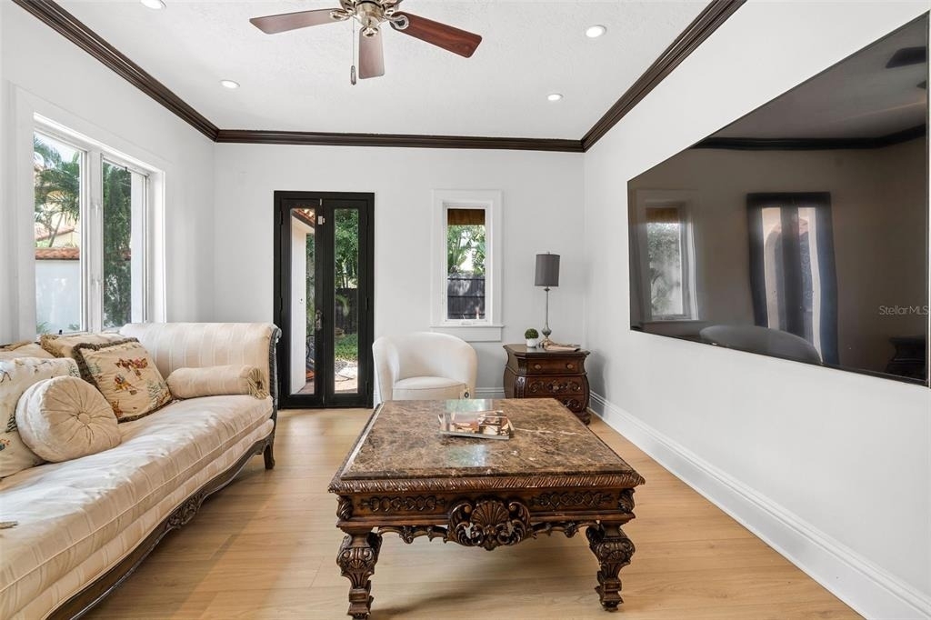 100 W Davis Boulevard - Photo 13