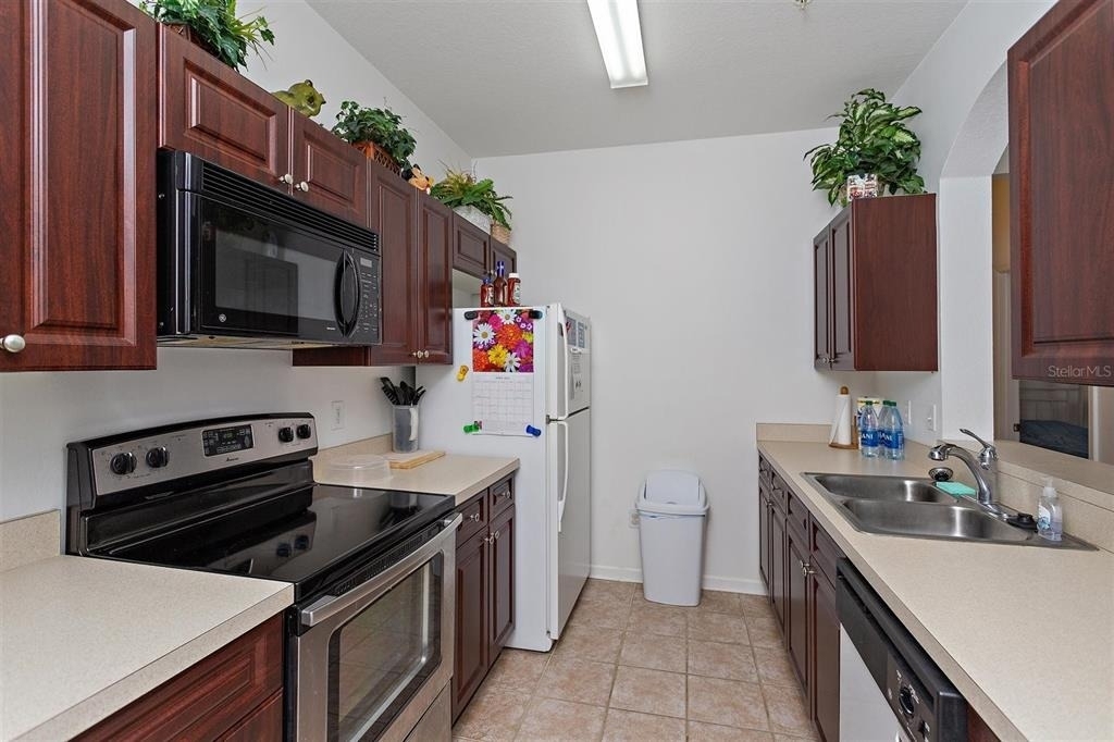 2307 Silver Palm Dr - Photo 3