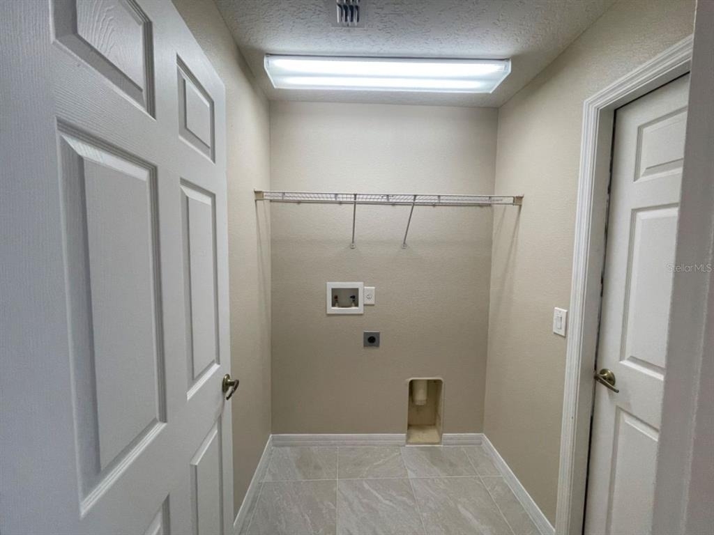 568 Finch Court - Photo 26