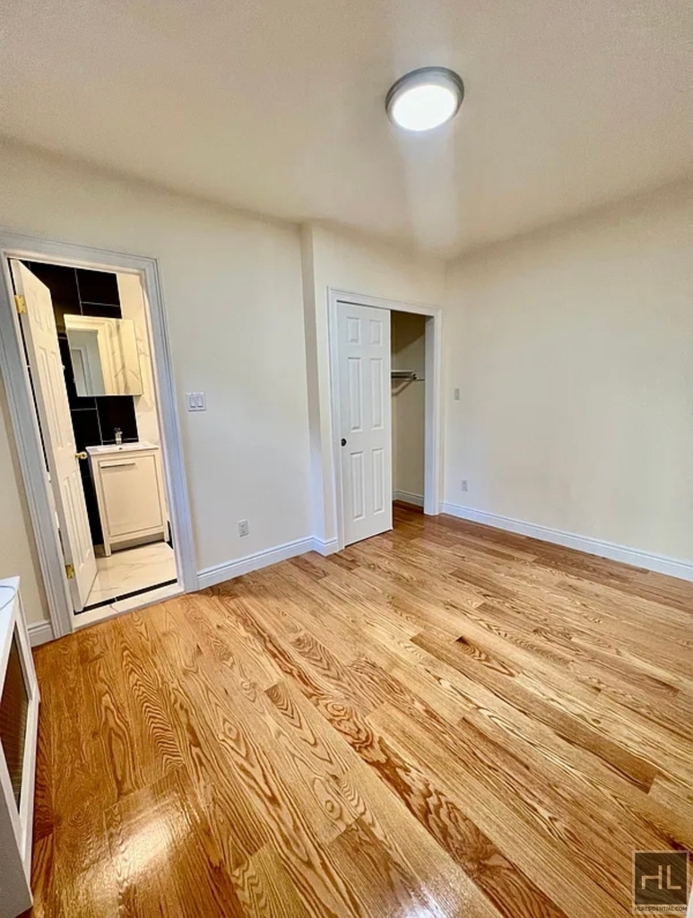 East 50th Street - Photo 17