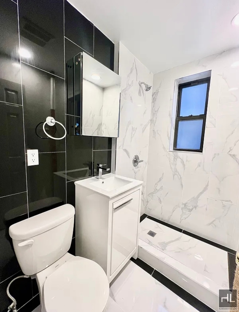 East 50th Street - Photo 11