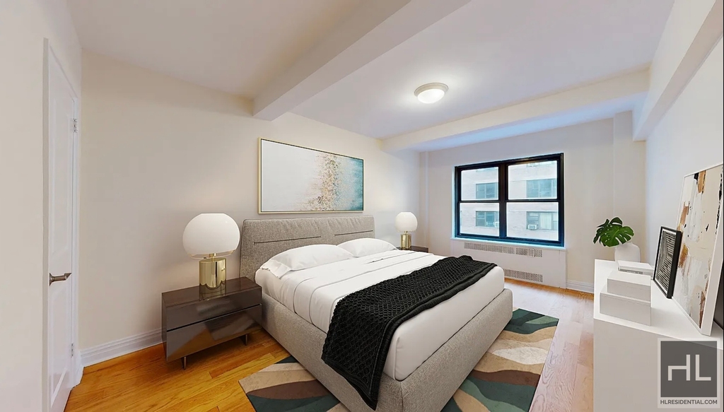 East 56 Street - Photo 1