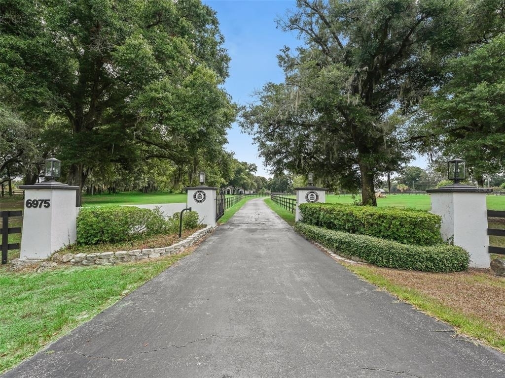 6975 Nw Highway 225a - Photo 2