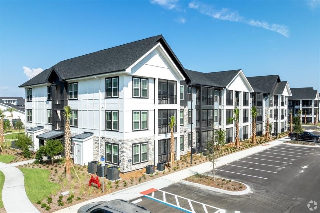 3020 Base Boulevard - Photo 4
